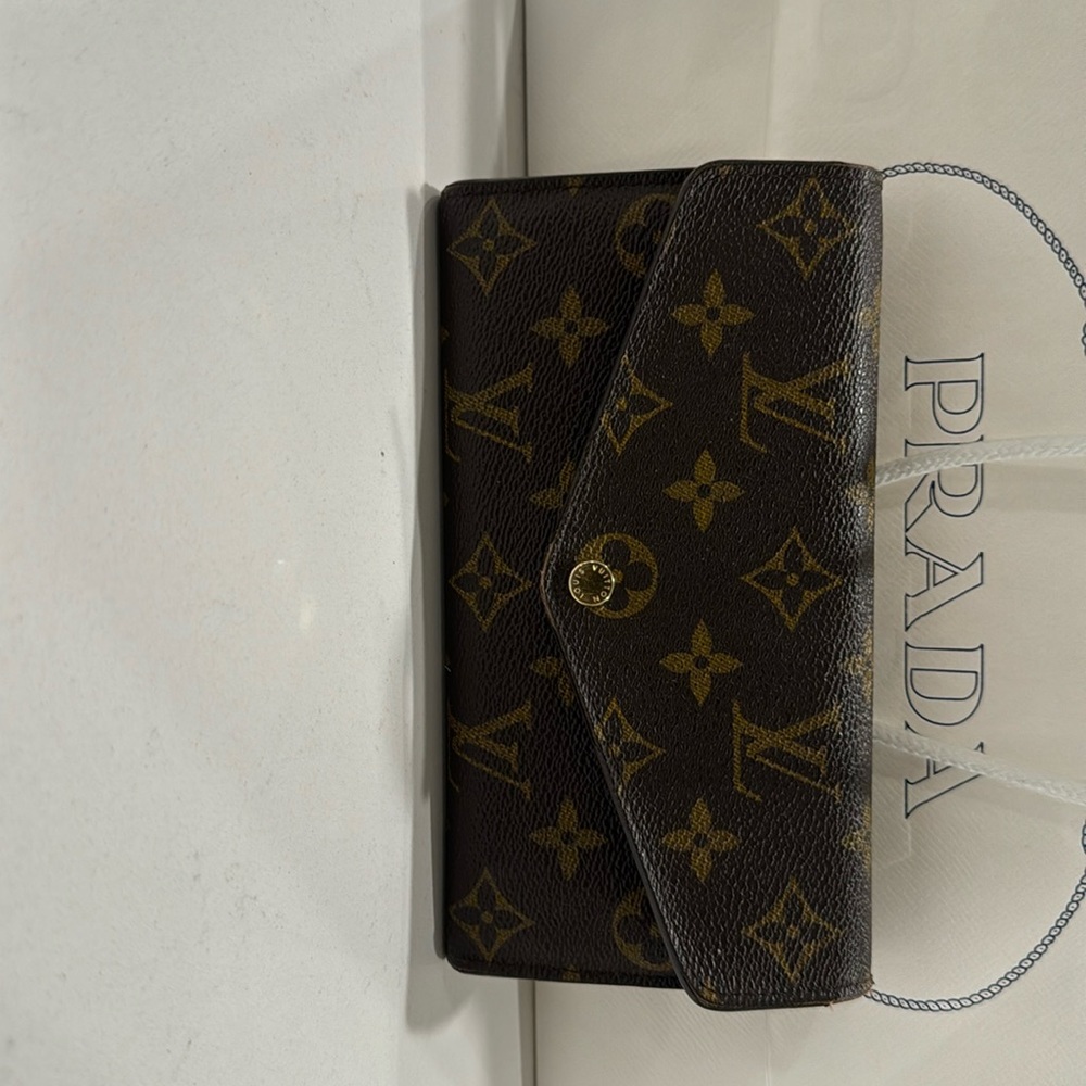 Louis Vuitton Sarah Wallet